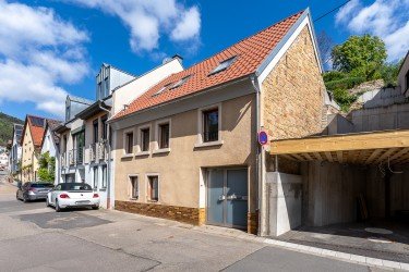 Hauptbild Charmantes EFH mit Innenhof & Dachterrasse in Toplage Haardt – Ausbaupotenzial inklusive