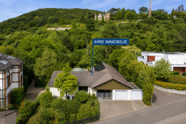 Hauptbild Rarität am Haardter Treppenweg – großzügiger Winkelbungalow in exklusiver Wohnlage